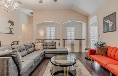 The Castle! by the Lake with Pool & Balcony West Plano - Foto 40