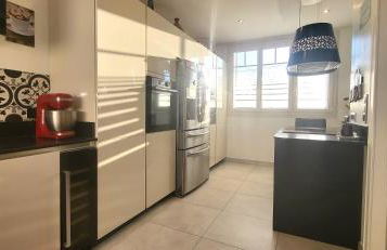 Konforta : Paisible maison d'été avec grand jardin - Foto 14