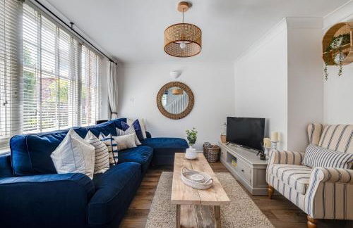 Hidden Gem Hideaway w/ Free Parking - Photo 4