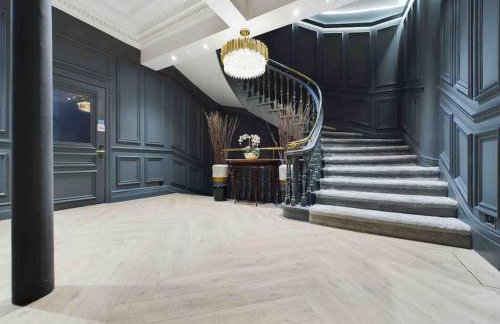 stylish 2bed condo city centre - Photo 19