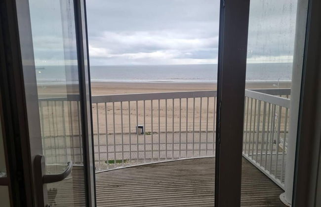 Beautiful 3-bed Apartment in Swansea - Photo 9