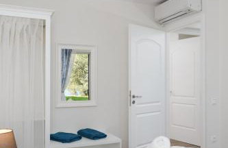 Into The Blue Villa - Photo 29