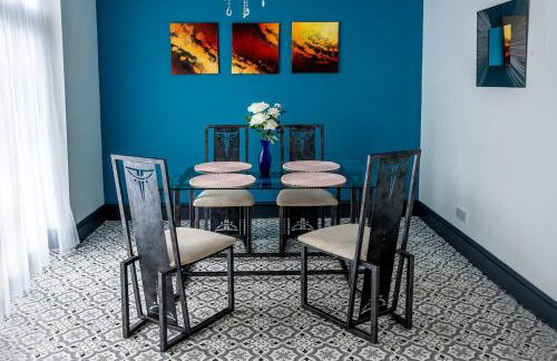 Stylish 3 bedroom Wigan House sleeps 7 - Foto 4