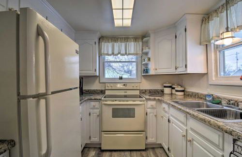 Cozy Downtown Cottage Near Beach and Pier - Foto 10