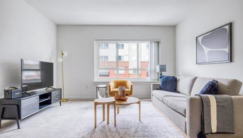 Downtown Bellevue 2BR w WD Storage nr Shops SEA-318 - Foto 1, Other