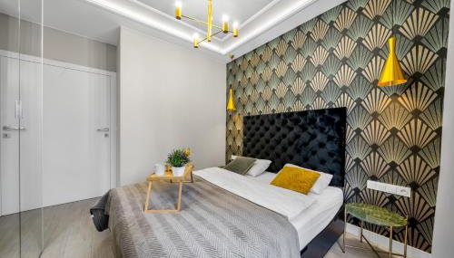 Wola Apartment - 9th Floor, Parking & Balcony - by Rentujemy - Foto 2, wardrobe