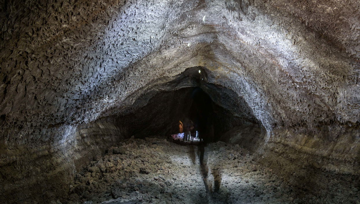 Espeleología en la Cueva de Las Palomas - Foto 1