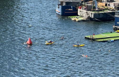 Penthouse with O2 Arena View, Free Parking & Portable AC - Foto 29