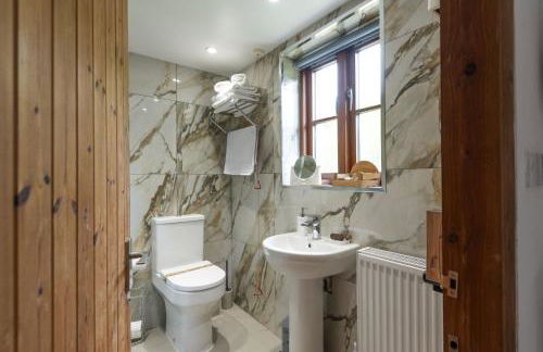 Relaxing getaway with a Hot Tub, Wi-Fi - Foto 13