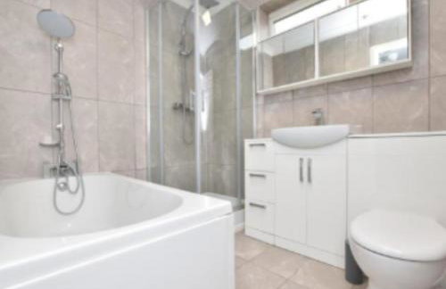 Extensive 4 bed close to Peterborough - Foto 16