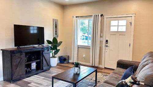 Charming 2BR Cottage Near Freeway-Cul-de-sac - Foto 3