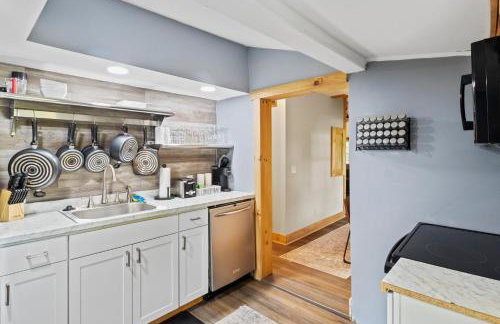 Cozy Home W/ King Bed & Lake access - Foto 15