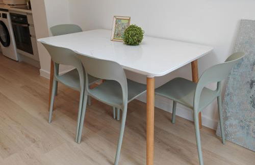 Gated 4 Guests House Free Parking - Foto 18