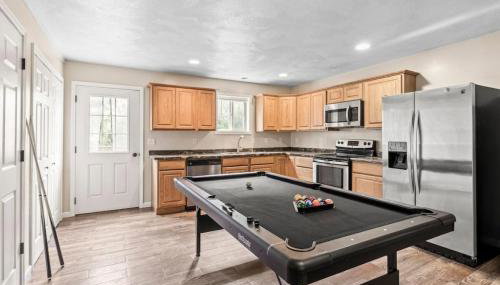 Hot Tub! LRG Home! Sleeps 16!Near Ithaca! Dogs OK - Foto 4