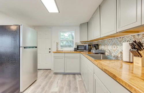 Mid-Town Cave for 6 Guests 3 Bedroom 1 Bath - Foto 16