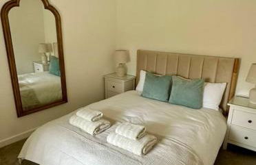 Apple Store- Countryside Apartment - Photo 11