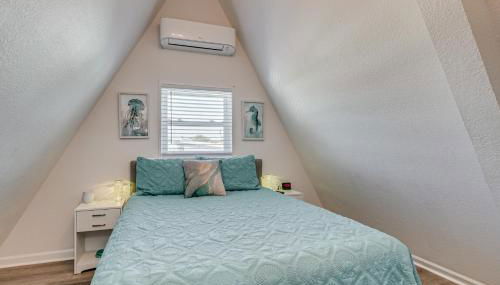 Cozy 3BRand3BA • Sleeps 9 • 0 3 Mi to Beach • PCB - Foto 5