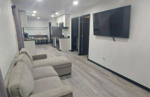 Bungalow overlooking Lake Dora! - Foto 5