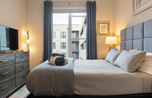 Modern Comfort North Austin with Balcony and Workspace - Foto 24