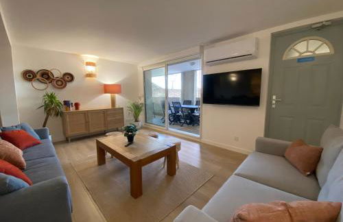 T3 bis bord du canal du midi piscine - Photo 3