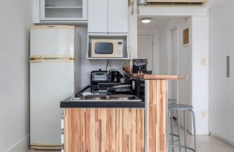 32-COP · CurtaCopacabana: Studio funcional com tudo embaixo - Foto 16