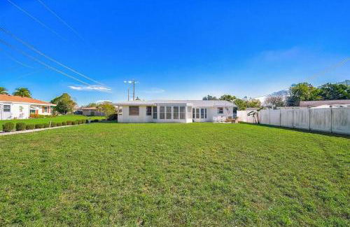 Spacious home With Heated Pool 3 miles from IMG! - Foto 16