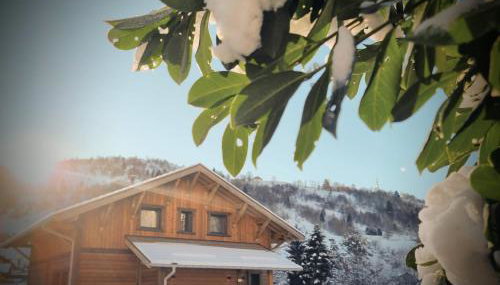 Chalet paisible 3 étoiles Sauna, Cheminée, Terrasse Sud, Vue montagne, Bois & Pierre authentique et confort moderne - Photo 2