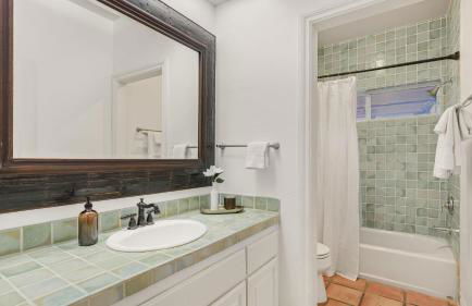 Private Estate w Pool Hot Tub Fire Pit Near Encinitas The Ranch by AvantStay - Foto 39