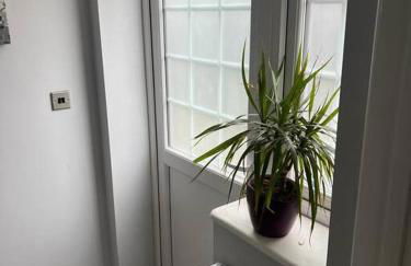 En-suite Double Room - Private Entrance & Free Parking - Foto 11