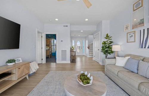 Blue Moon - LUX Oceanfront Pool Hot Tub Theater - Photo 62