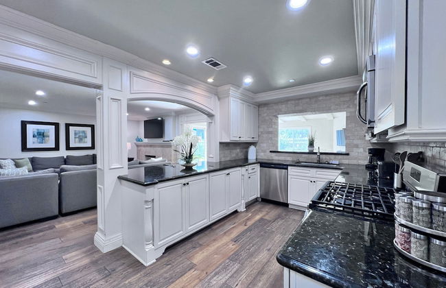 Sensational 6 Bedroom 4 Bathroom Pool Home (3 Master Bedrooms W/bathrooms) - Foto 16