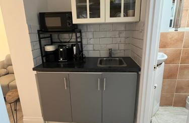 Private Studio by Wembley - Photo 3