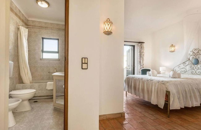 Beautiful Villa in Praia da Salema max 6 People - Foto 8