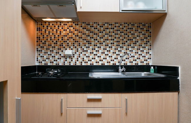 Tranquil 1BR GP Plaza Apartment - Photo 13