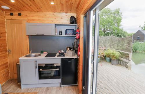 Maple Lodge at Bridge Lake Farm & Fishery - Foto 8