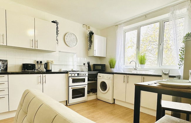 Beautiful 3-bed Apartment With Driveway Parking - Foto 9