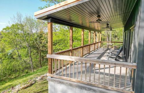 Table Rock Lakefront on 2 Acres with firepit - Foto 13
