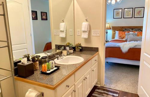 Spacious & comfy home in ultra-convenient location 2025 Traveller Award Winner - Foto 43