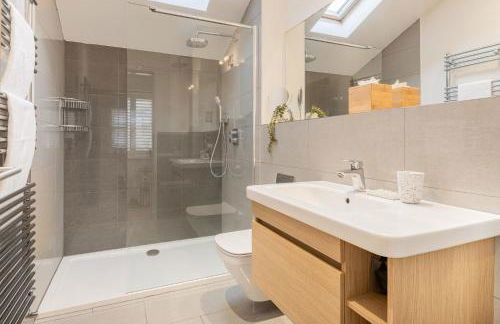 The Old Weigh House - Photo 16