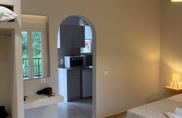 Red Rose Garden - Photo 10