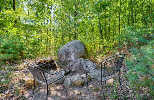 7 Mi to Ski Slopes! Cozy Madison Cabin with Fire Pit - Foto 3