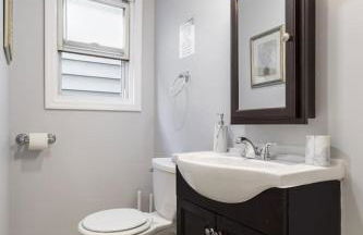 Updated 3BR 2BA Apartment Near NYC Airport - Foto 15