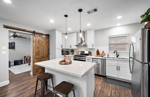 Arcade Covered Patio Sleep 10 3 Bedroom 2 Bath Game Room - Foto 31