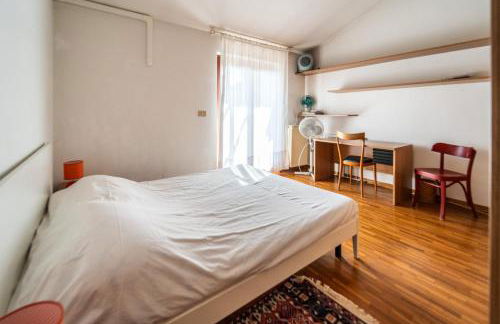 GuestHost - Visogliano Roomy Apt w Terrace near the Station - Foto 2