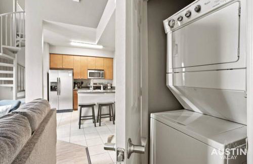 Balcony Skyline View Spiral Staircase Near UT - Foto 18