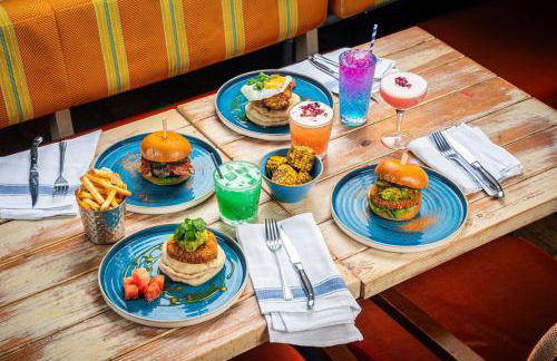 A Splash of Color: Spacious & Funky 3-BR Flat - Foto 47