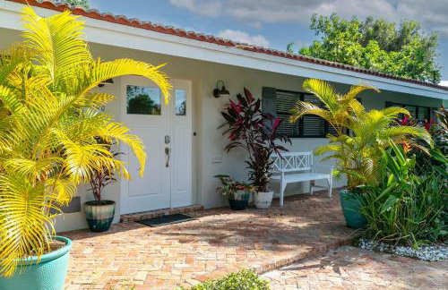 Spacious 4BR 2 5BA Family Retreat Pool Near Beach - Foto 8