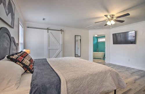 Charming Retreat on 20 Acres with Private Lake! - Foto 12