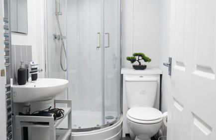 Reardon near warwick hospital, free parking, fast wifi, sleeps 5 - Foto 35