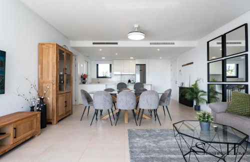 Luxury Beach Escape with Pools, Gym & Sauna - Foto 10